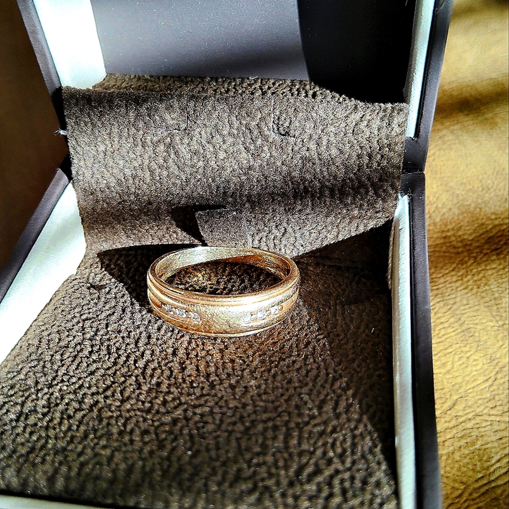 Men's Gold/Diamond Wedding Band